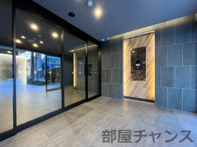 メイクス鶴舞Ⅱのエントランス|落ち着いたエントランスです