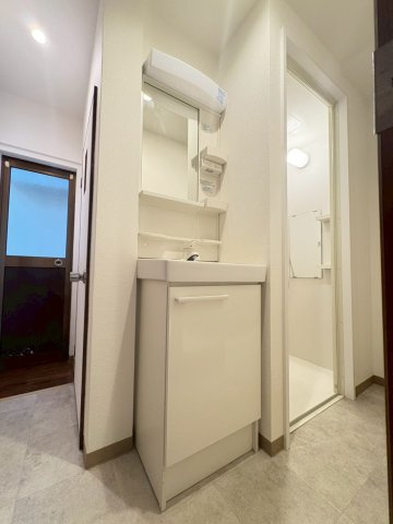南正雀戸建の洗面所