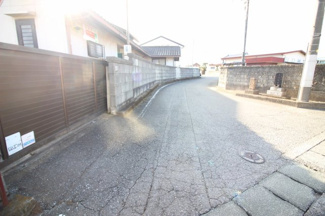 【前面道路含む現地写真】