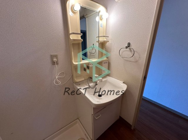 姫路市飾磨区英賀保駅前町の賃貸マンションの独立洗面台