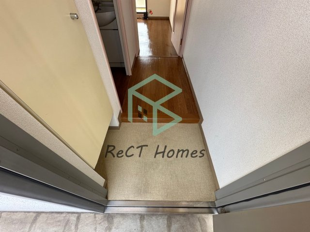 姫路市飾磨区英賀保駅前町の賃貸マンションの玄関