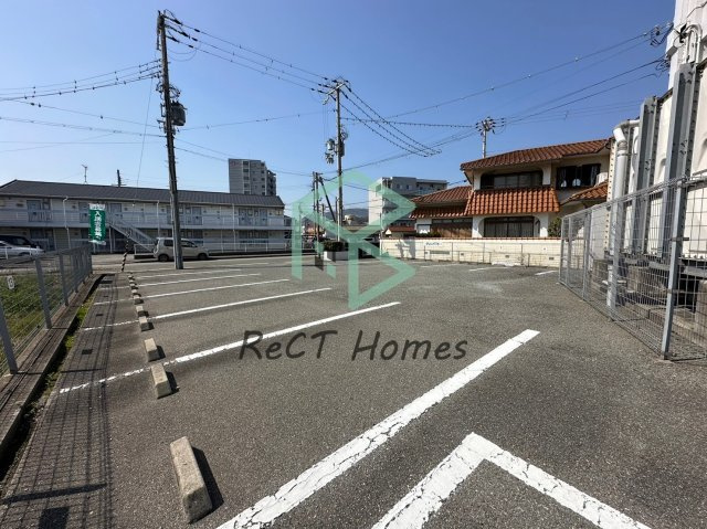 姫路市飾磨区英賀保駅前町の賃貸マンションの駐車場