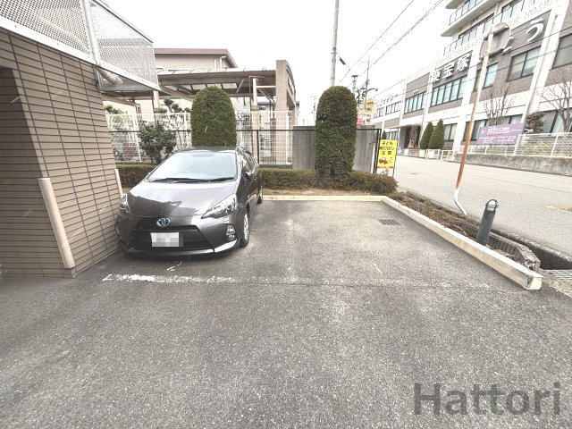 エクセレント宝塚の駐車場