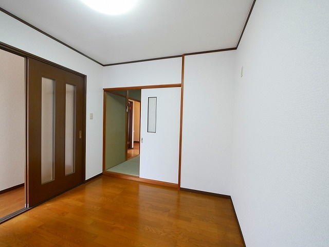 山岡貸家の居間・リビング