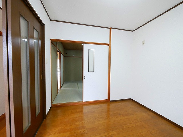 山岡貸家の居間・リビング