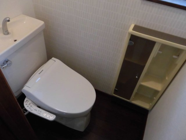 中富南4-12-1貸家のトイレ