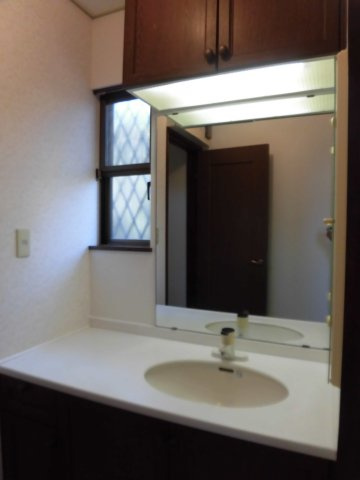 中富南4-12-1貸家の洗面所