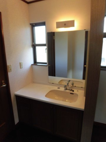 中富南4-12-1貸家の洗面所|２階の洗面所