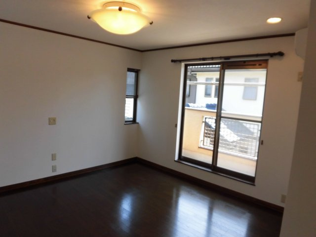 中富南4-12-1貸家の洋室