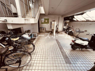 【ロビー】 | ※室内写真はリフォーム前です