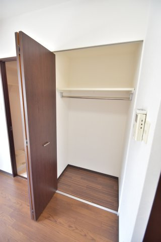 大阪市都島区中野町１丁目の賃貸マンションの収納