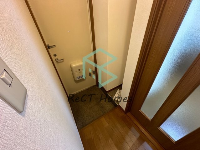 パセオ構の玄関