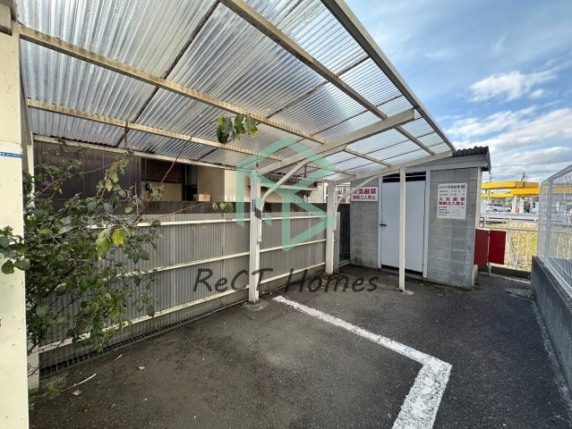 パセオ構の駐車場