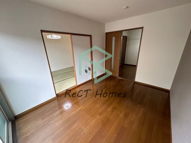 パセオ構の居間・リビング