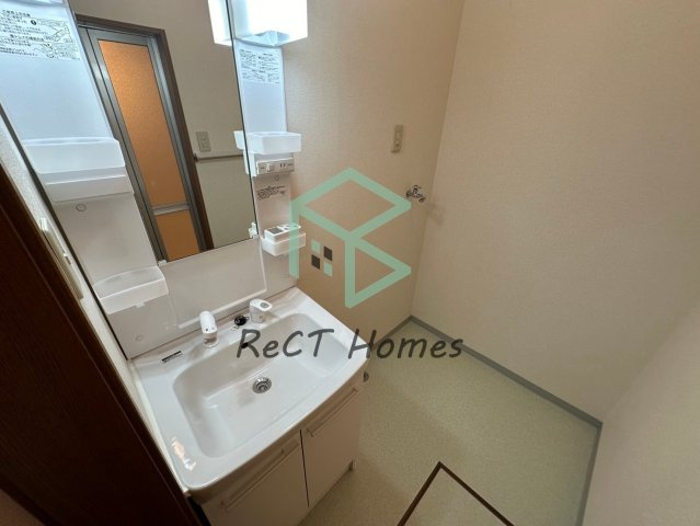 パセオ構の独立洗面台