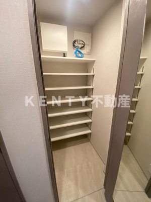【収納】 | Ｊ．ＧＲＡＮ　Ｃｏｕｒｔ　品川西大井ＷＥＳＴ | ちょっとした収納スペースも充実しています