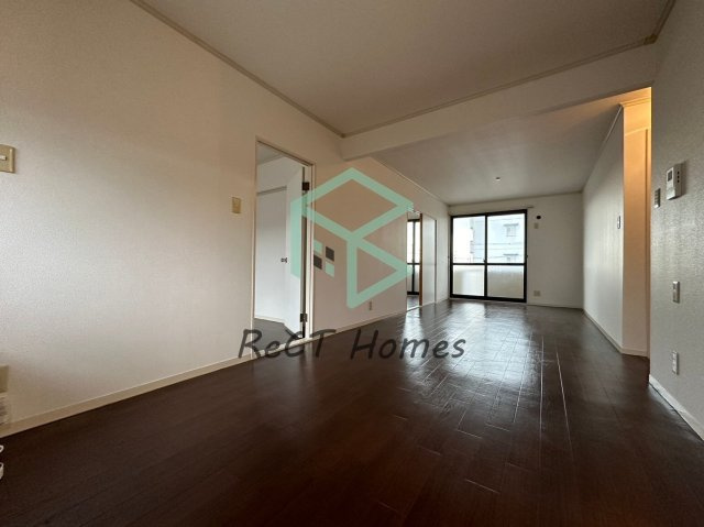 姫路市飾磨区中野田２丁目のハイツの居間・リビング