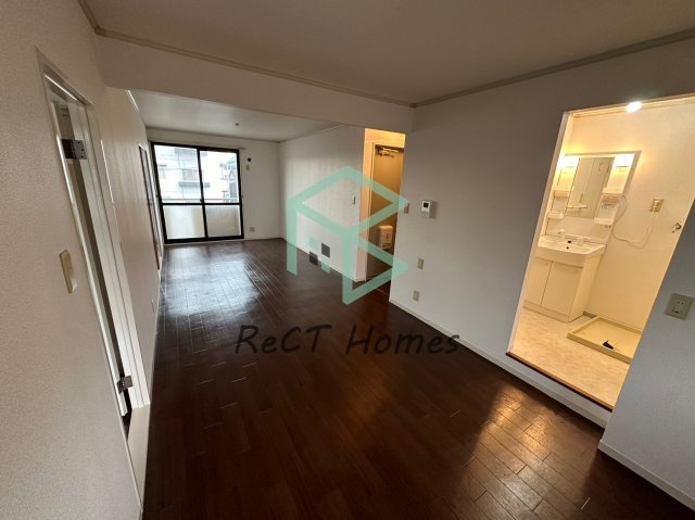 姫路市飾磨区中野田２丁目のハイツの居間・リビング