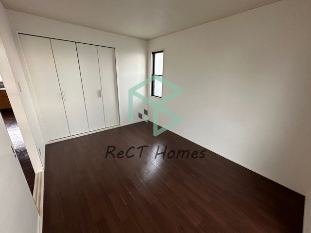 姫路市飾磨区中野田２丁目のハイツの洋室