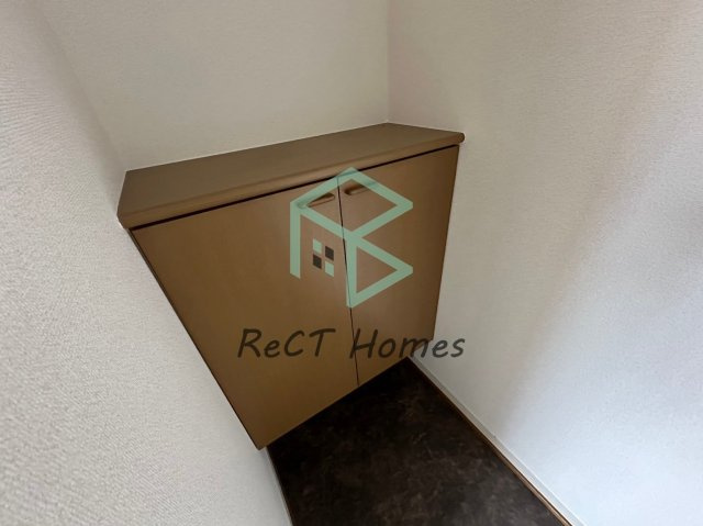 姫路市飾磨区中野田２丁目のハイツの収納