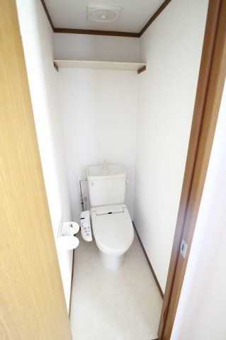 アミスタのトイレ|※同建物別部屋の写真です。