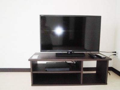 【居間・リビング】 | レオネクストブエノエスパシオ | 液晶テレビ付き