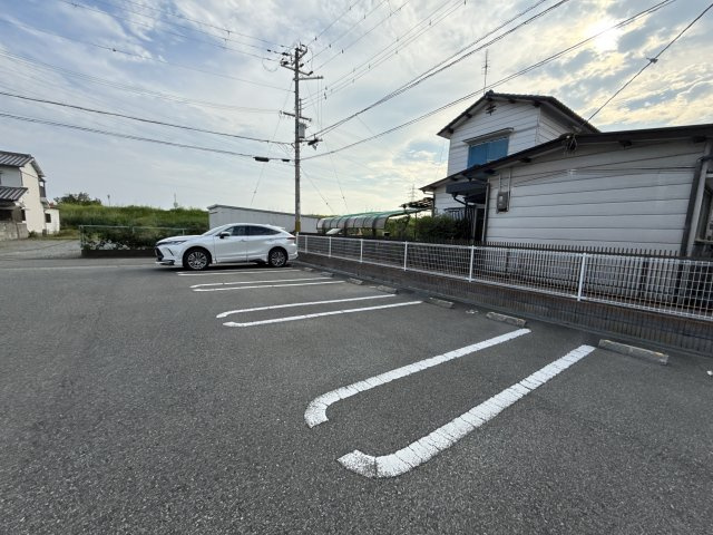 ポラリスⅢの駐車場