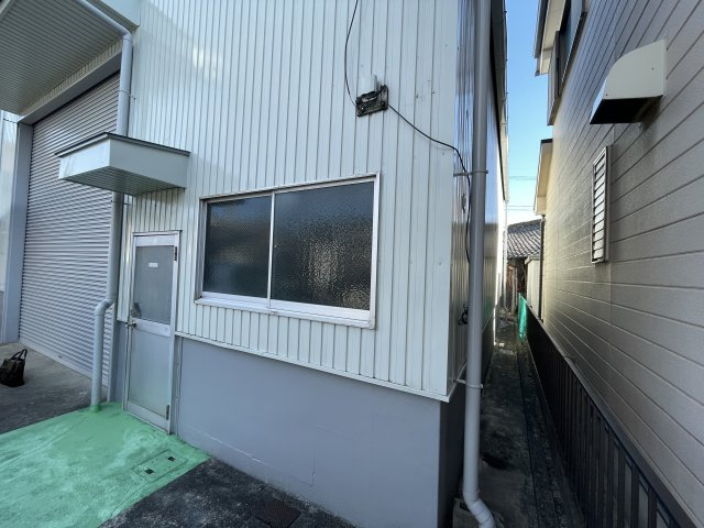 塩池倉庫の外観