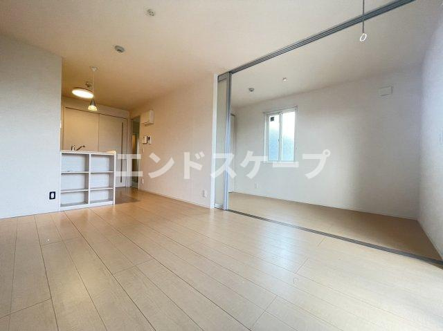 サンライトレジデンス駒形の居間・リビング|高崎、前橋、伊勢崎エリアのお部屋探しはエンドスケープまで！お客様の理想お聞かせ下さい♪