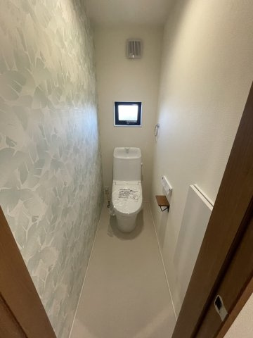 吹田市千里山西3丁目　新築戸建のトイレ|落ち着いた色調のトイレです