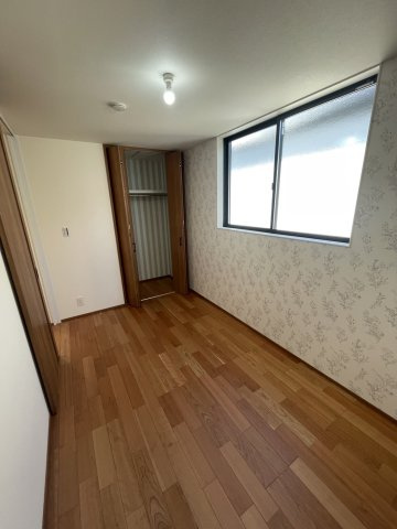 吹田市千里山西3丁目　新築戸建の寝室|広くて明るい寝室