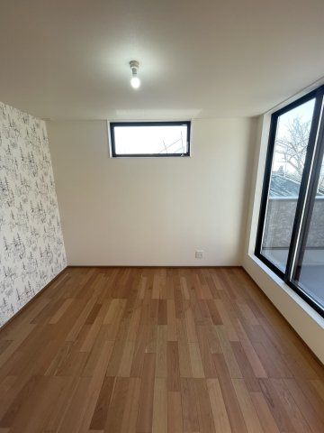 吹田市千里山西3丁目　新築戸建の洋室|落ち着いた色調の洋室です