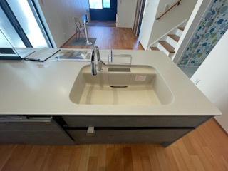 吹田市千里山西3丁目　新築戸建のキッチン|コンパクトなキッチンで掃除もラクラク