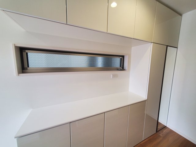 【収納】 | 杉並区宮前２丁目　新築戸建　D号棟 | 20.5帖のLDK、解放的なキッチン、そして奥行きのあるバルコニー♪♪魅力が詰まった制震ダンパー搭載の新邸！勾配天井や各階に設置された洗面台、ウォークインクローゼット等他にもオススメPOINT多数♪