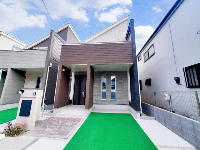 【外観】 | 杉並区宮前２丁目　新築戸建　D号棟 | 20.5帖のLDK、解放的なキッチン、そして奥行きのあるバルコニー♪♪魅力が詰まった制震ダンパー搭載の新邸！勾配天井や各階に設置された洗面台、ウォークインクローゼット等他にもオススメPOINT多数♪