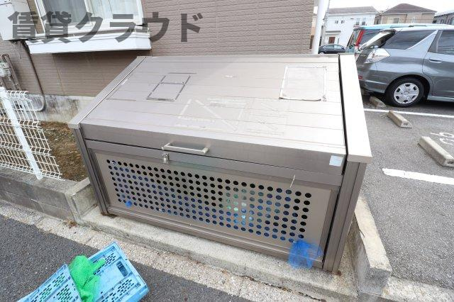 ヴェルメゾンおゆみ野Ｄのその他共用部分|ゴミストッカー