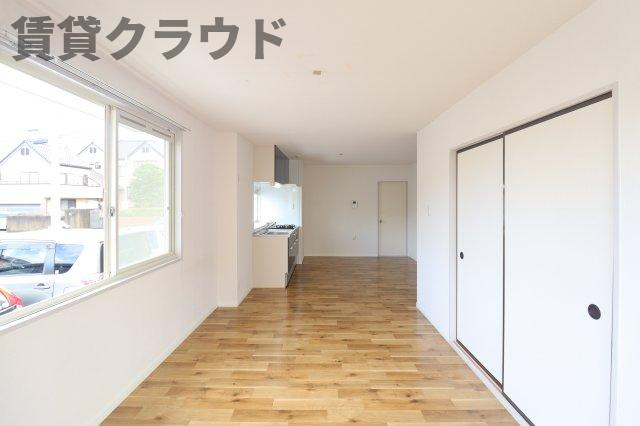 ヴェルメゾンおゆみ野Ｄの居間・リビング|使いやすい居間です