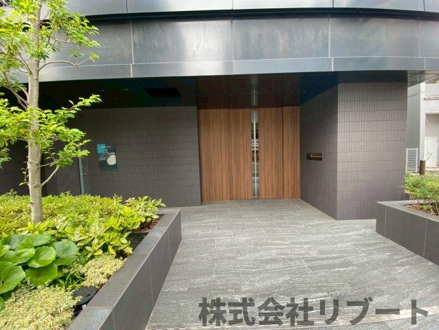 市川市行徳駅前２丁目の賃貸マンションのエントランス