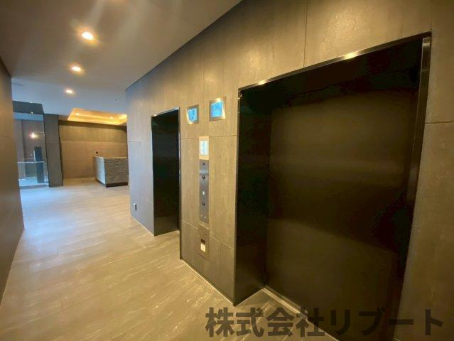 市川市行徳駅前２丁目の賃貸マンションのロビー
