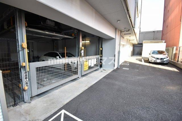 アプリーレ中之島の駐車場