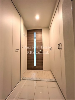 【玄関】 | TLRレジデンス本町WEST | 玄関はフラットになって、段差なくスムーズに移動できます！