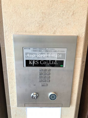 【セキュリティ】 | TLRレジデンス本町WEST | 来訪者を画像で確認できるモニタ付きインターホンを装備！