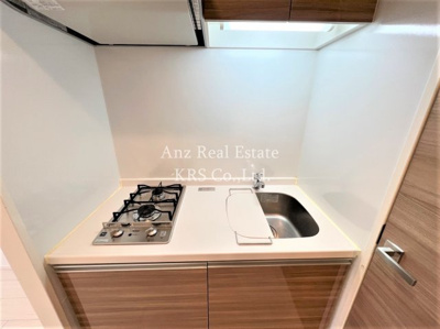 【キッチン】 | TLRレジデンス本町WEST | 2口ガスコンロ！広々キッチン！収納力も豊富です！