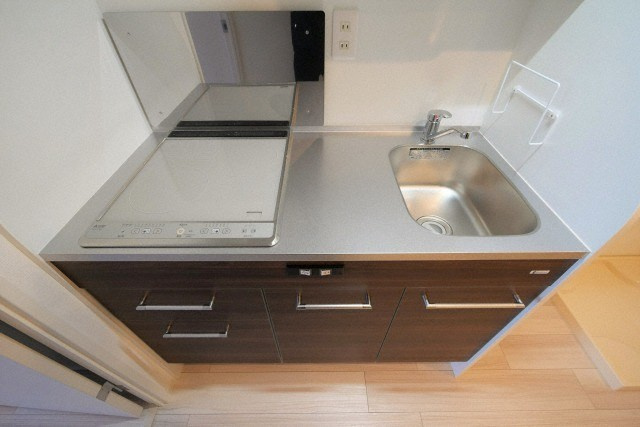 セレニテ九条リアンのキッチン