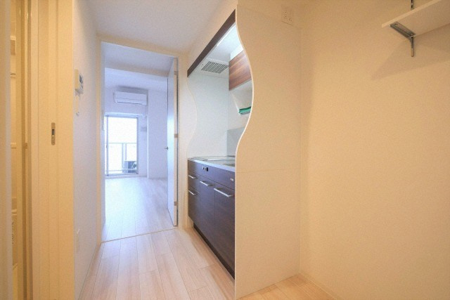 セレニテ九条リアンのキッチン