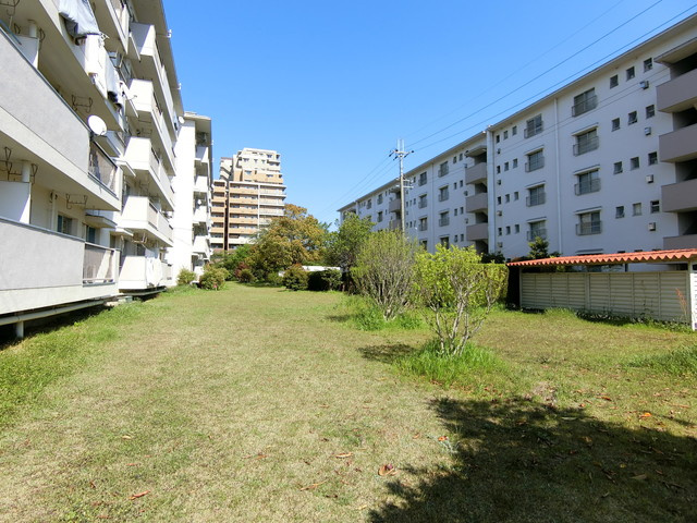 中宮第四住宅７４号棟の庭