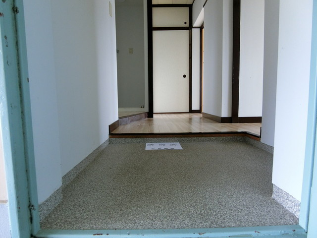 中宮第四住宅７４号棟の玄関