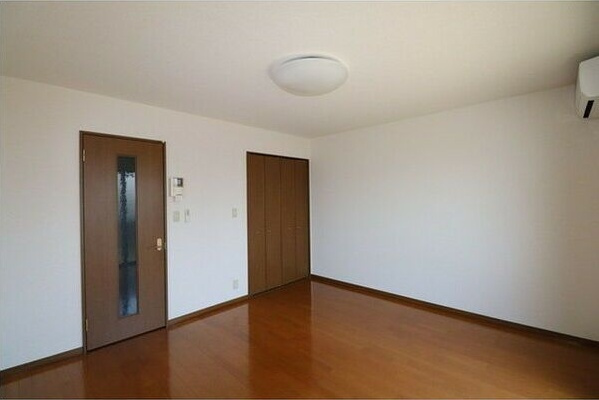 アンプルール リーブル SenⅠ　　刈谷市近郊の賃貸はクラスホーム刈谷店の居間・リビング