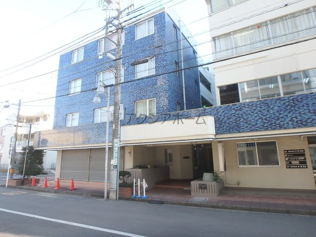 南台マンションA棟の外観