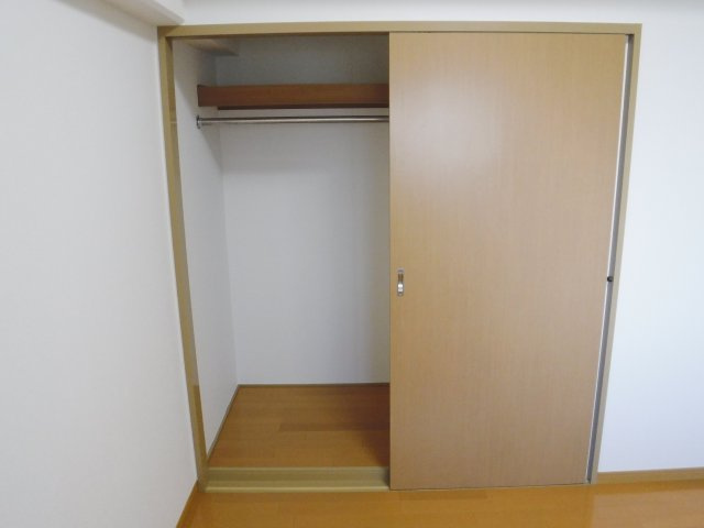 【収納】 | フローラル東葛西Ⅲ | 北側　洋室　収納
参考画像